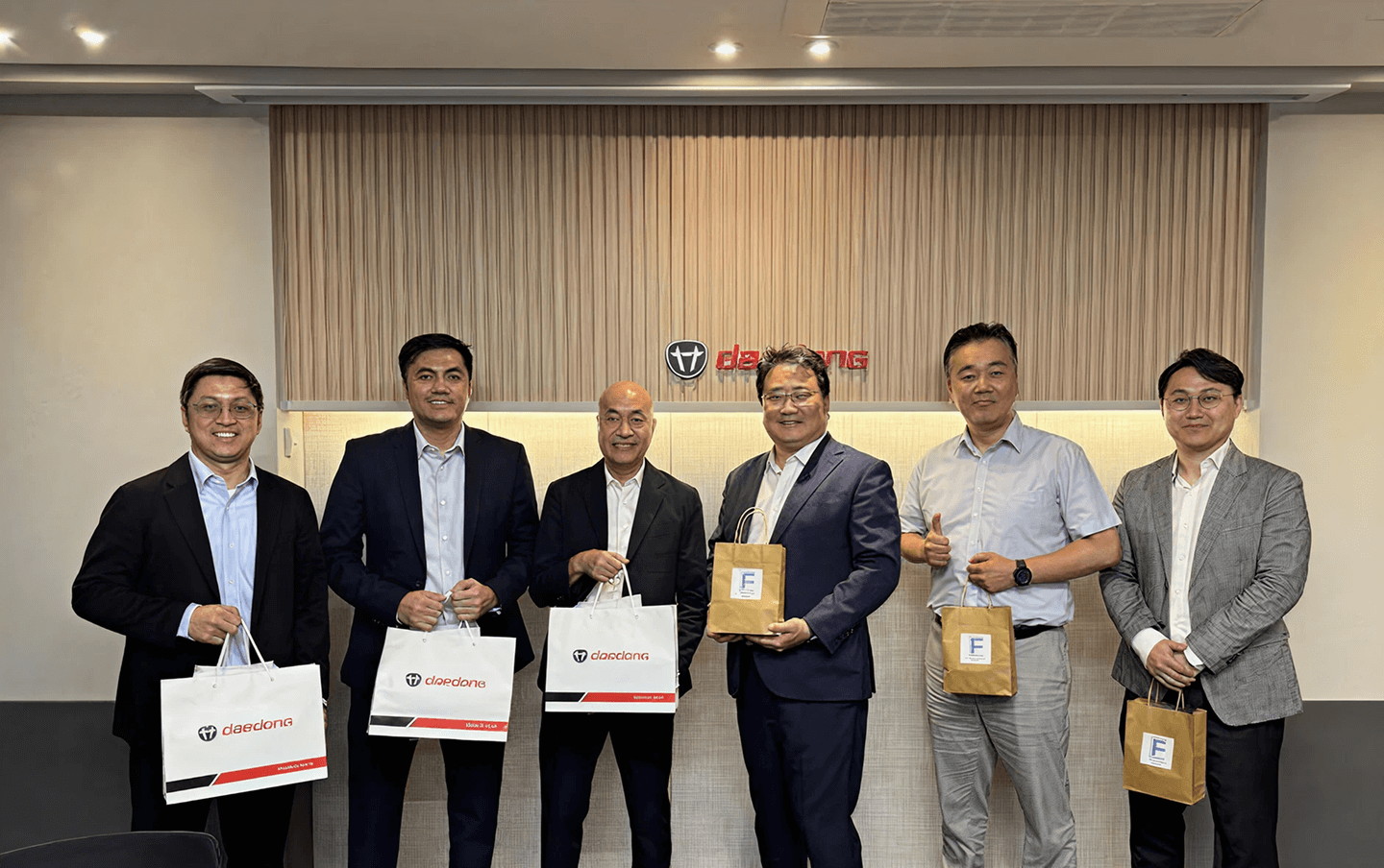 about-us-partnership-img about-us-partnership-img